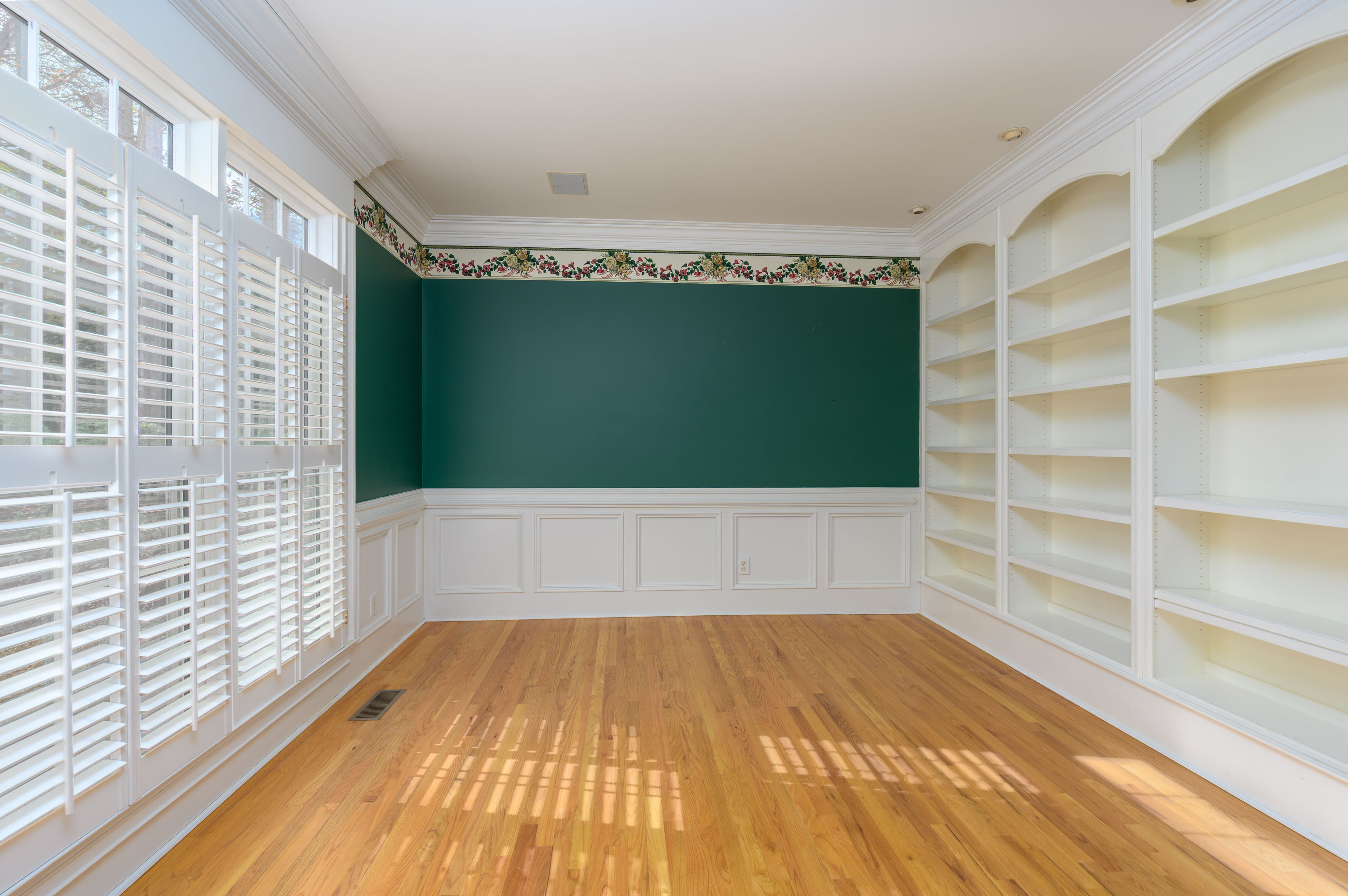 273 Reynolds Drive image 32